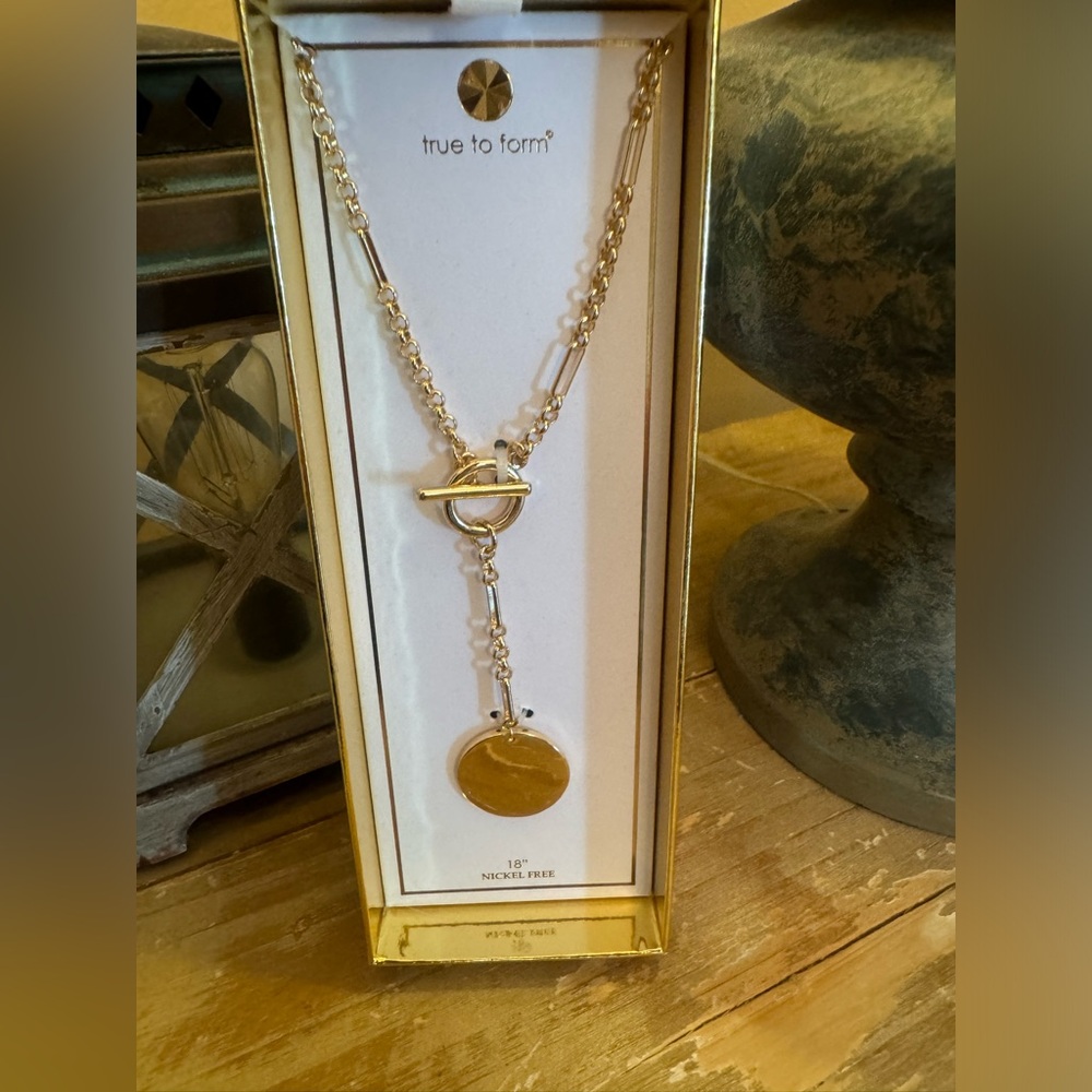 True to form necklace